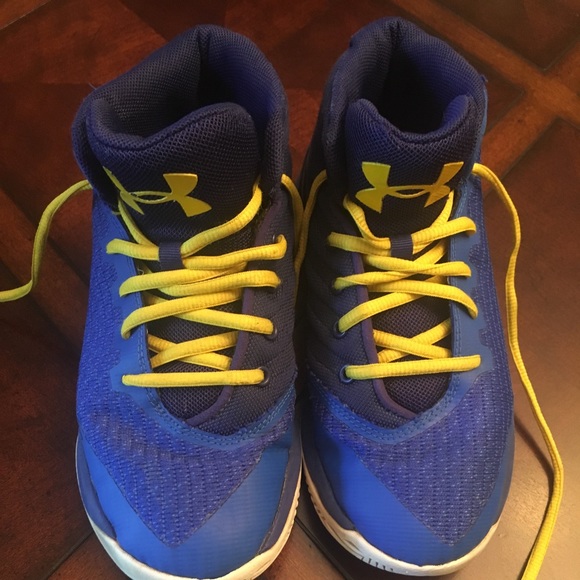 Under Armour Other - Boy’s Under Armour Stephen Curry Shoes
